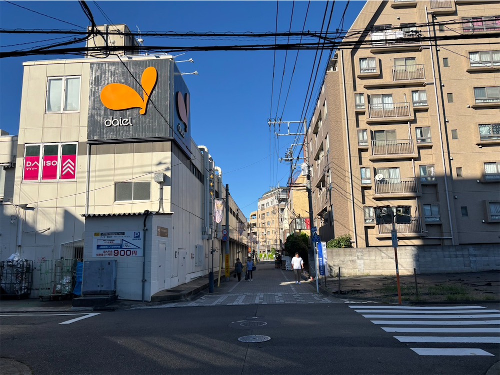 ダイエーが見えてくるので、そのまままっすぐ