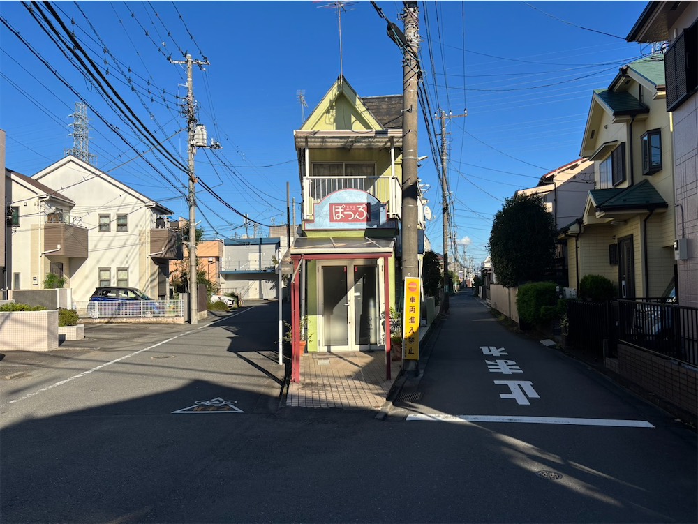 分かれ道があるので、右側へ